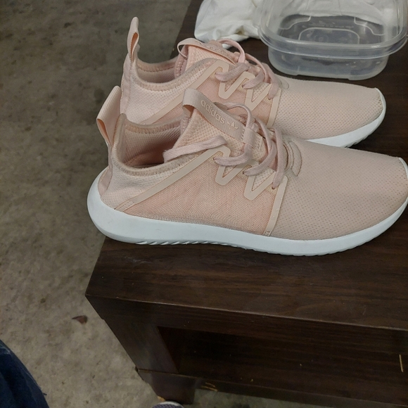 Adidas - Picture 2 of 2